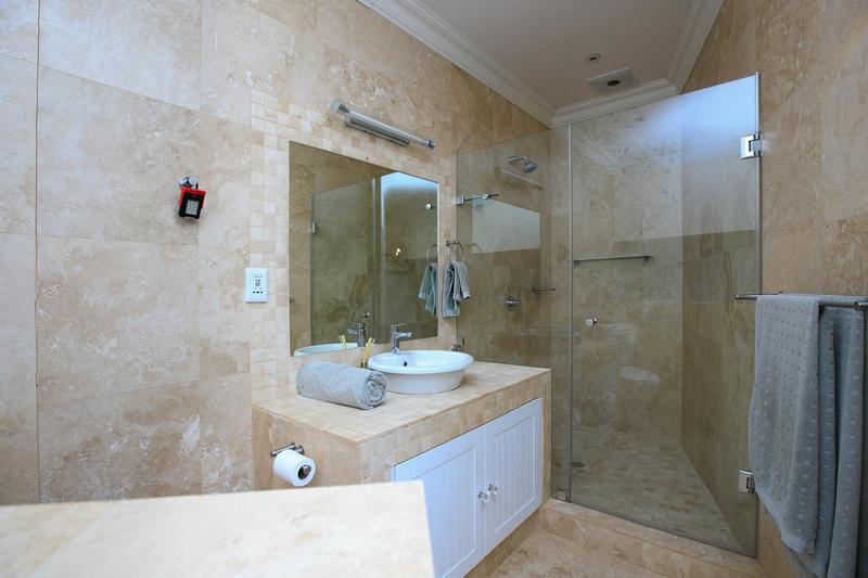 4 Bedroom Property for Sale in Bloubergstrand Western Cape